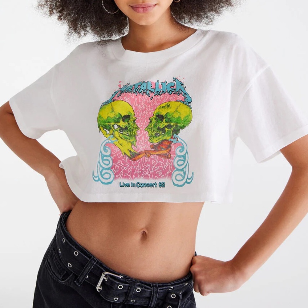 Metallica Skulls “Live In Concert 92” Oversized Cropped Graphic Tee